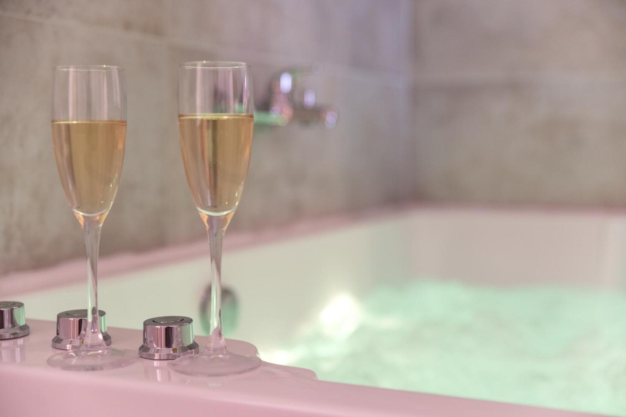 Le Fruit Defendu "Love Room" Jacuzzi Centre Ville Rouen Exterior photo